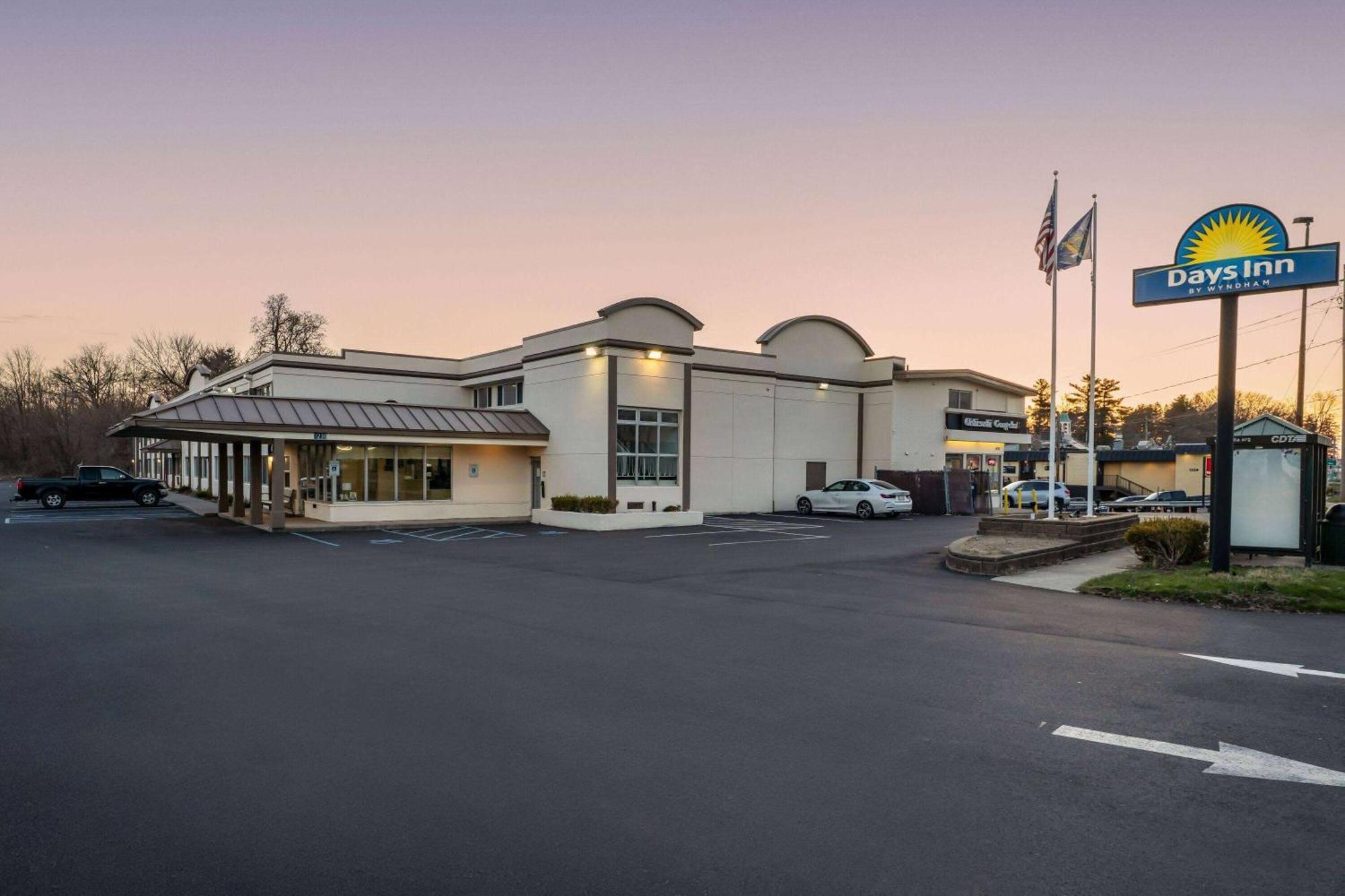 Days Inn By Wyndham Albany Suny Exterior foto